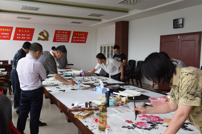 濰坊市文聯文藝志愿服務走進安丘山區，點亮鄉村文藝創作之光